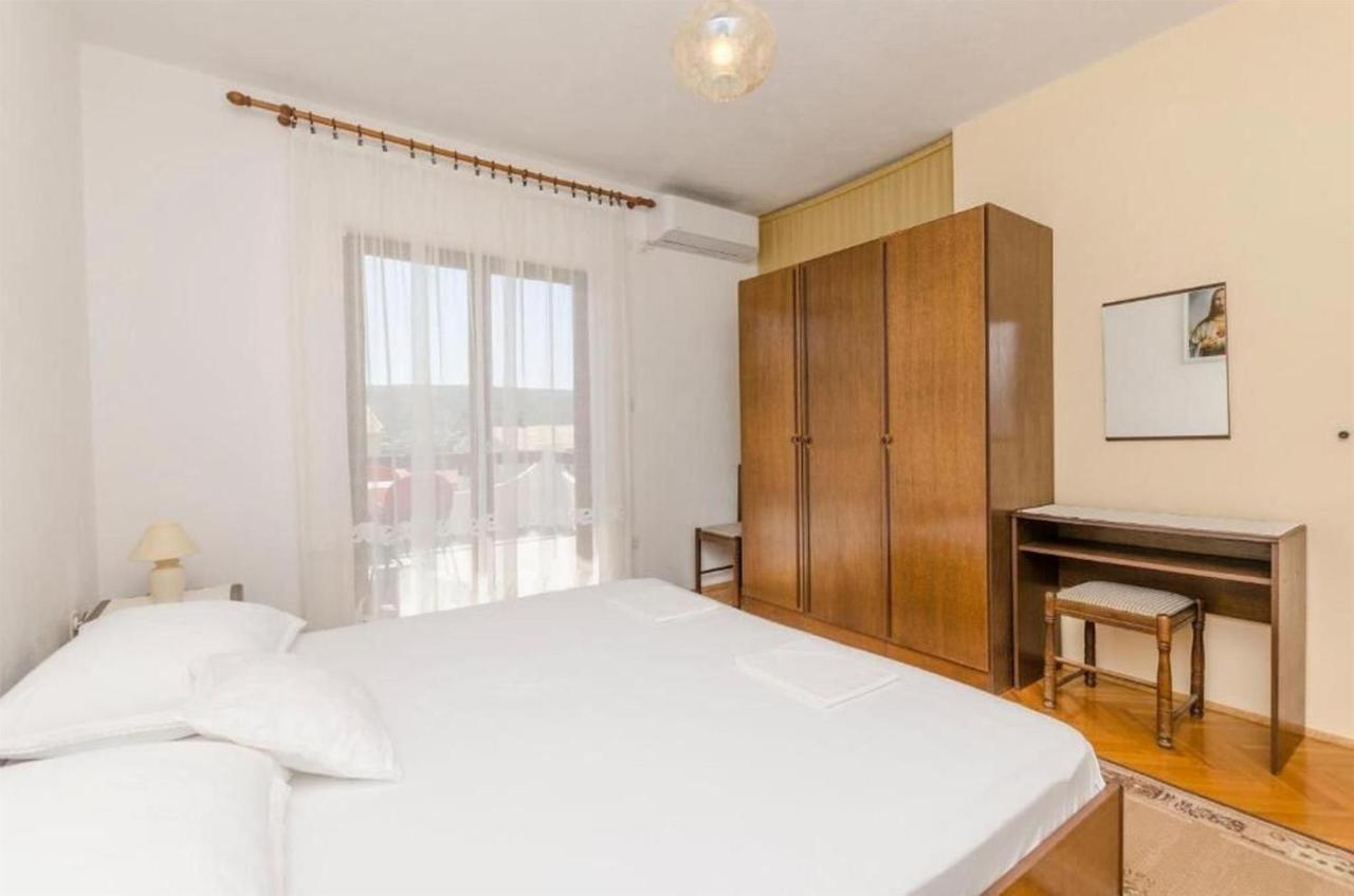 Apartments Spavalo Pag Town Kültér fotó