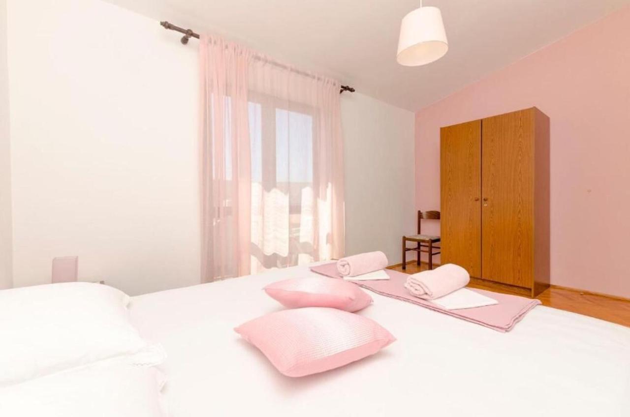 Apartments Spavalo Pag Town Kültér fotó