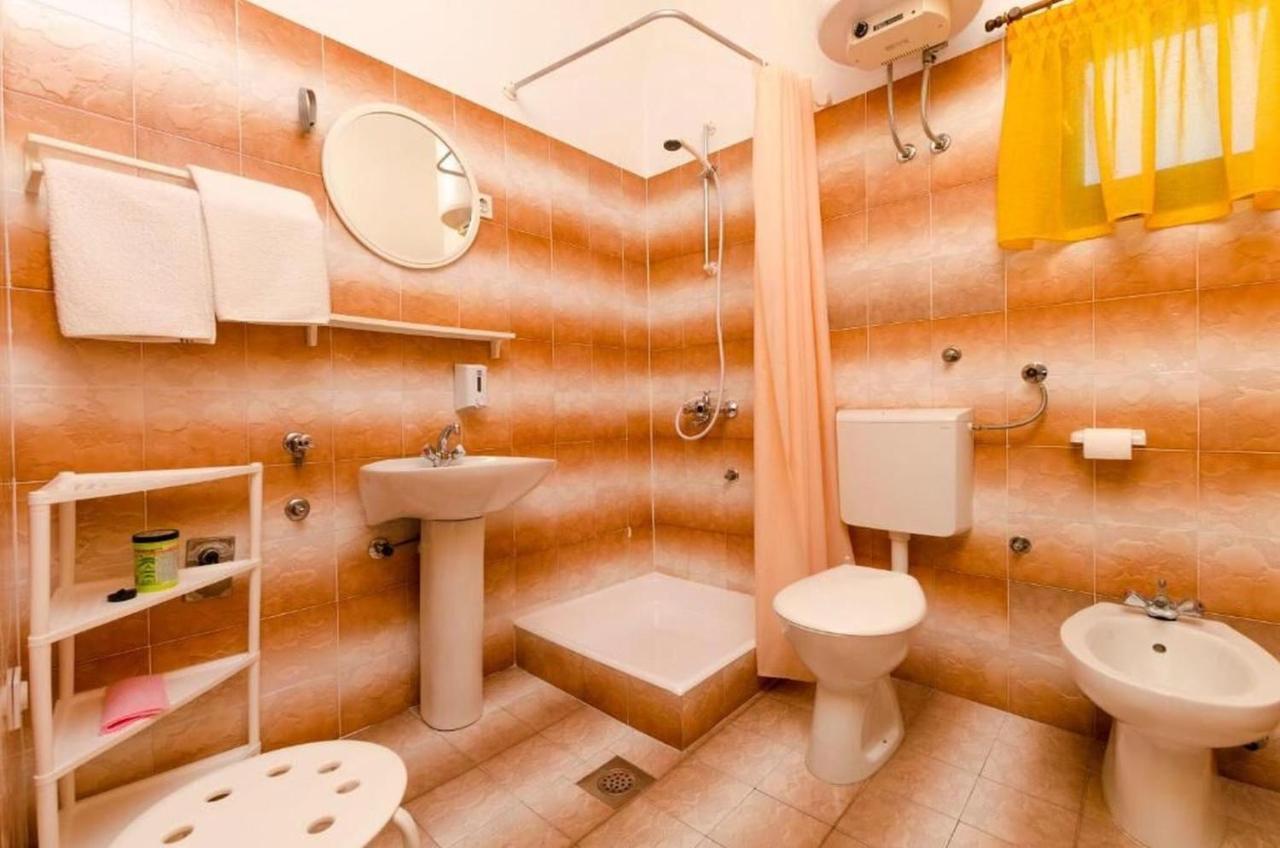Apartments Spavalo Pag Town Kültér fotó